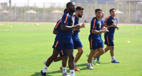 وكيله: خلاف إيدو موسيس وزميله بسبب ثمن "حذاء".. والأزمة ستُحل